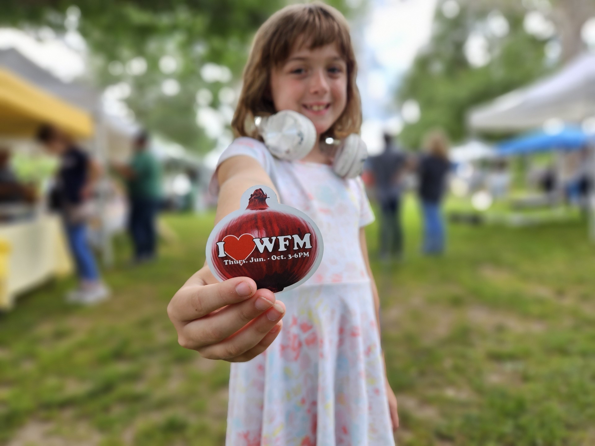 Image of child at the Wethersfield Farmers Market, Wethersfield, CT